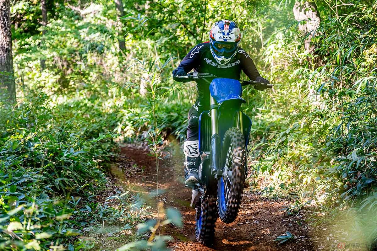 新採用のトラクションコントロールがライディングをサポート。好みに応じてチューニングが可能