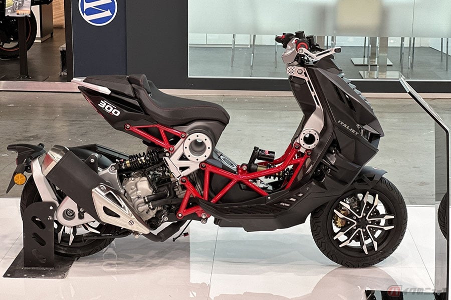 イタルジェットの最新モデル「ドラッグスター300」