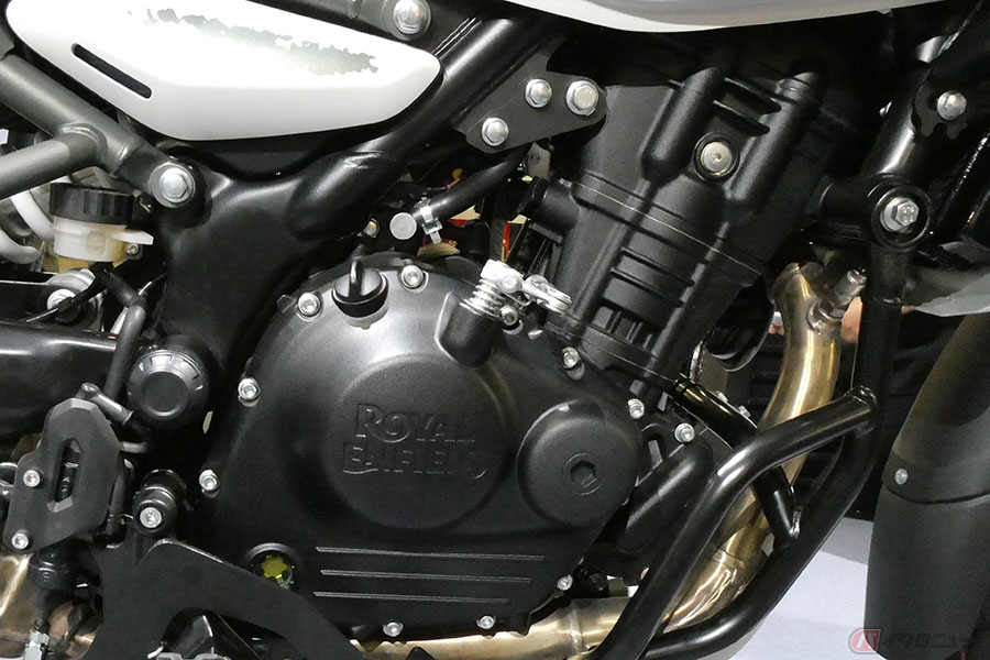ロイヤルエンフィールドの新型モデル「ヒマラヤ450」に搭載された排気量452cc DOHC水冷単気筒エンジン