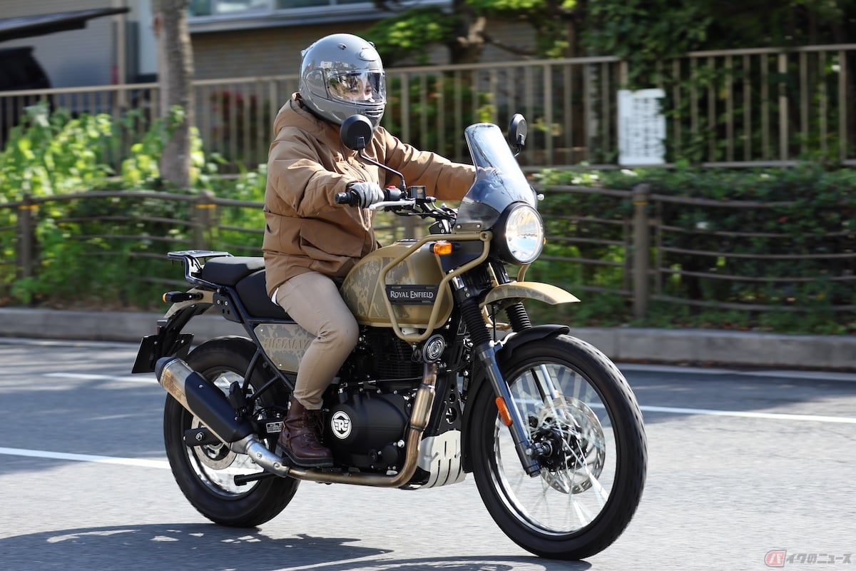 未舗装路での走破性を最低限保ちつつもロングツーリングに対応するため、カウルやウインドシールド、大排気量エンジンを搭載していることが多い