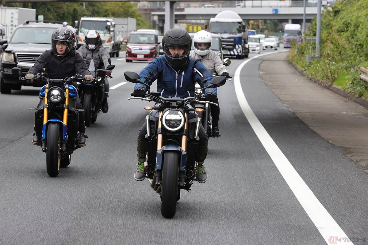 走行中はあまり半クラ操作を多用しない。