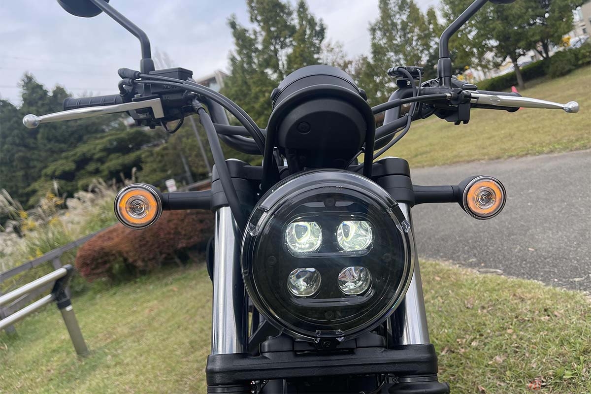 クリステル・チアリさんが試乗したホンダ「CL250」のフロントデザイン