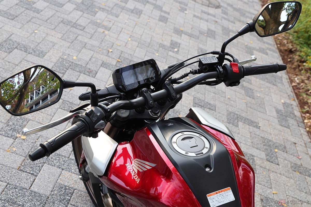 指定された場所でクラクションを使用しなかった場合は、「警音器吹鳴義務違反」が適用される可能性がある
