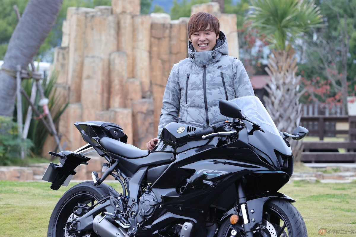 ヤマハ「YZF-R7」と石塚健選手