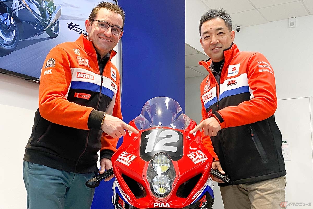 2023年FIM EWC(世界耐久選手権)への継続参戦を発表したヨシムラSERT Motulチームディレクター 加藤 陽平氏(右)とチームマネージャー ダミアン・ソルニエ氏(左)