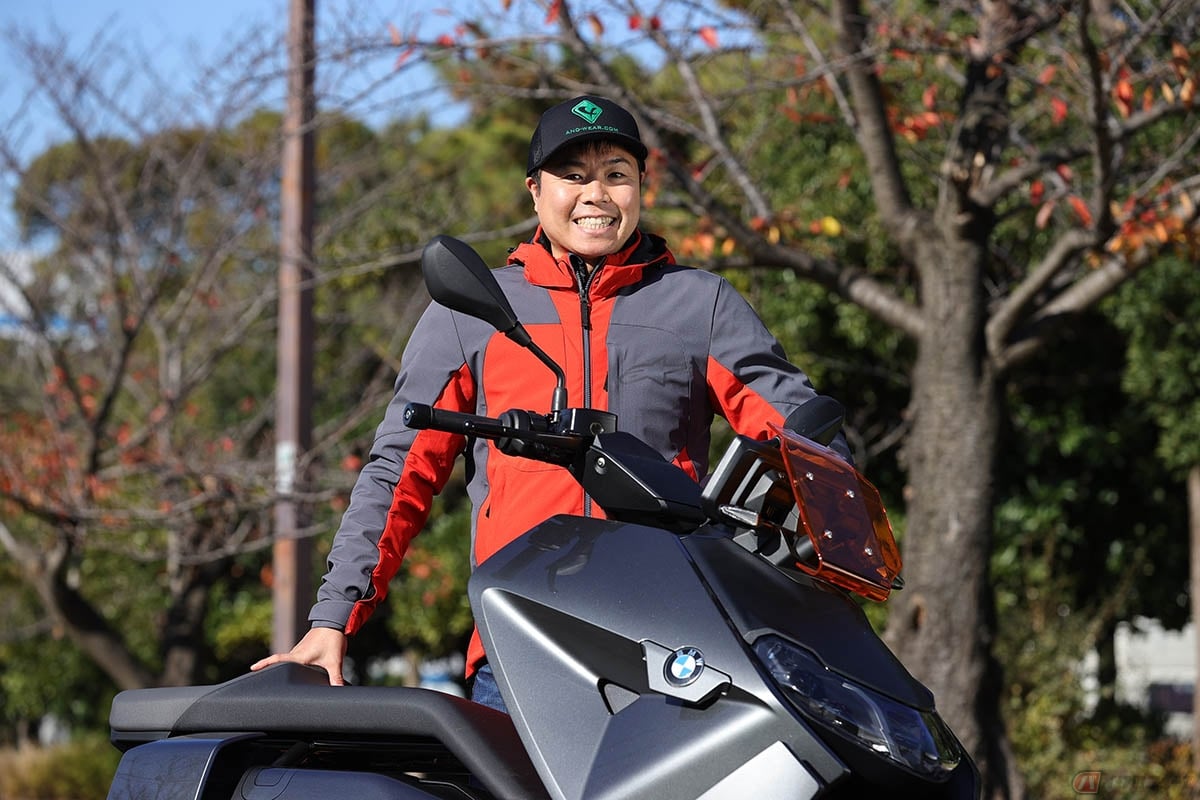BMW Motorrad「CE04」と大久保光選手