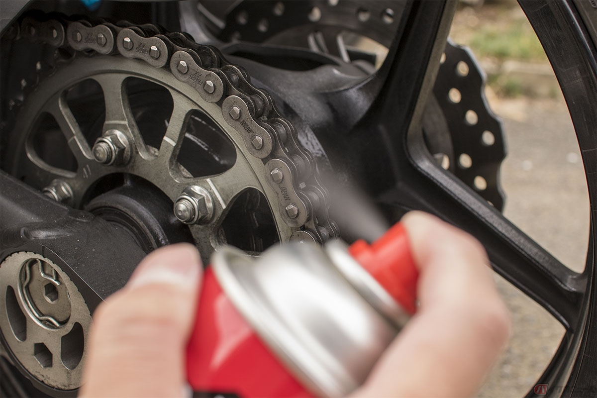 バイクに乗る上で、チェーンのメンテナンスは欠かせないもの。