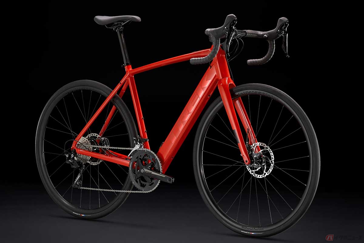 TREK「Domane+ AL 5」カラー:Viper Red