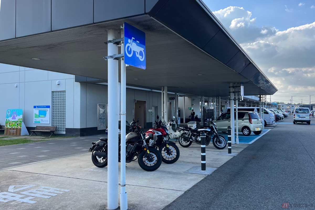 2輪専用の駐車スペースもしっかり確保されていた