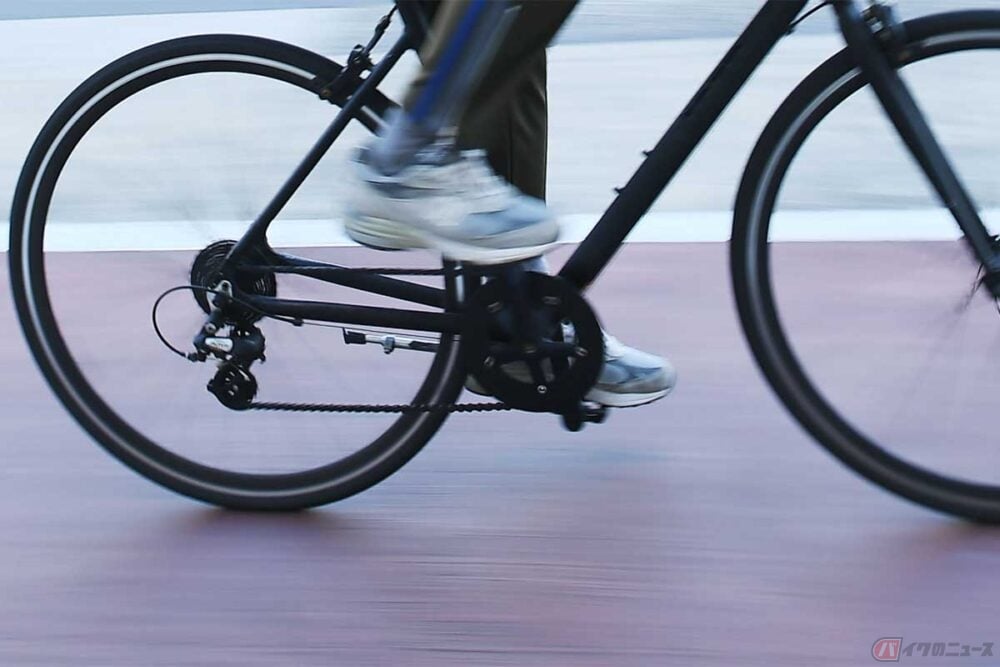 自転車に対して「法定速度」は適用されないが、「制限速度(指定速度)」には従う必要がある