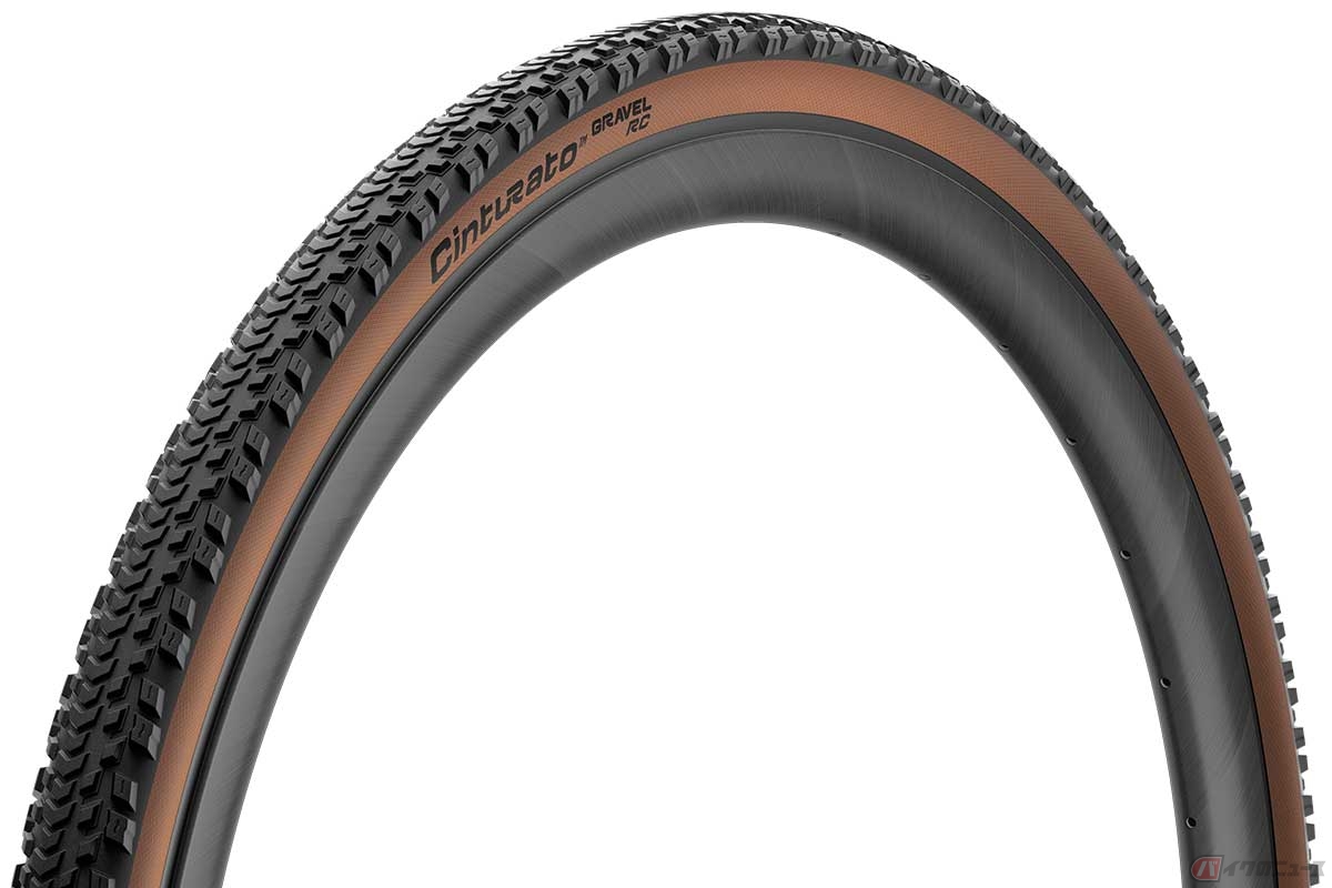 ピレリ「Cinturato Gravel RC」の価格(消費税10%込み)は1万3500円でサイズは3種類(700x35C/700x40C/700x45C)用意。チューブレスレディ仕様で重量は510〜590g