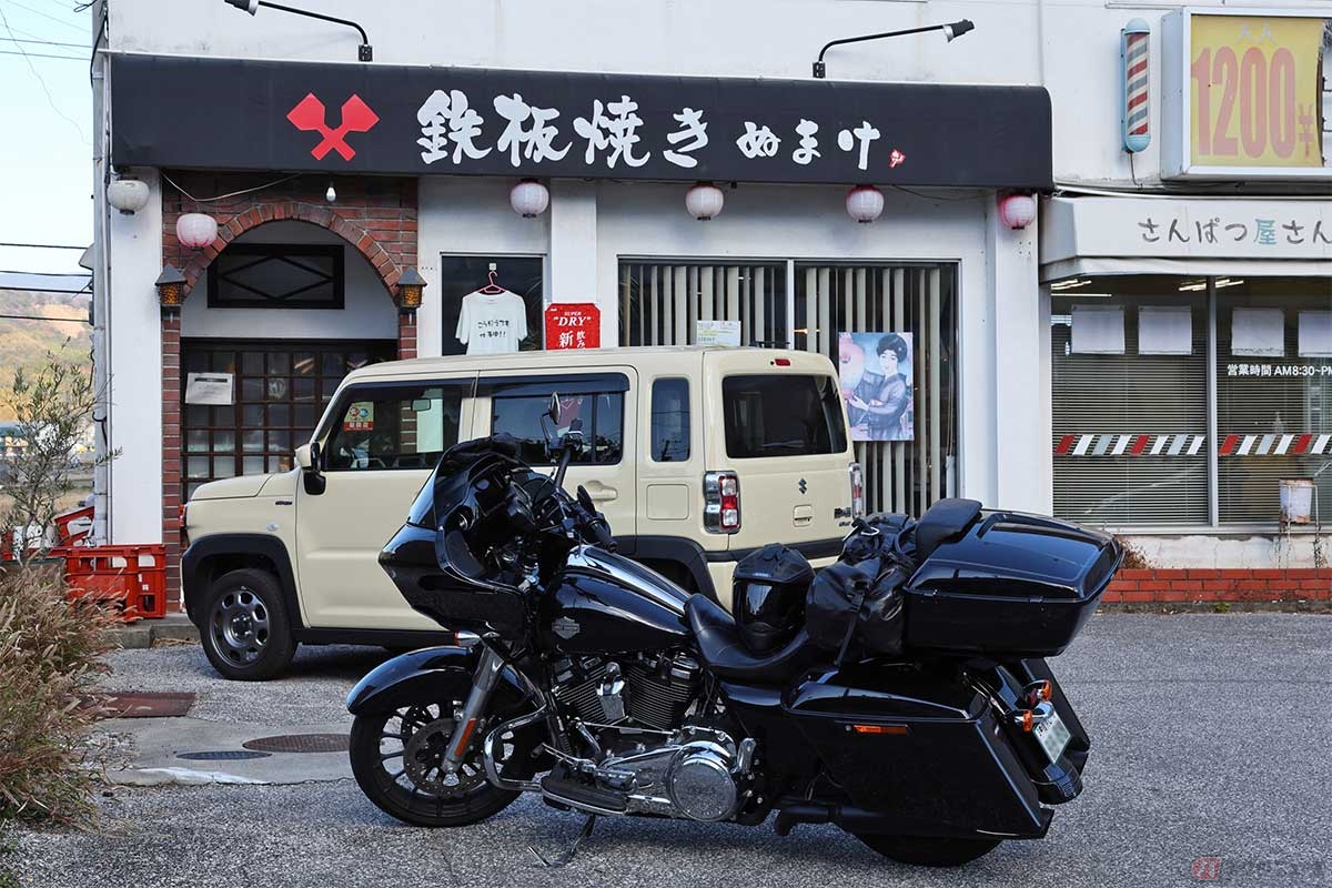 高知市中心部から20分ほど南国市方面に走ったところにある、鉄板焼き「ぬまけ」。テーブル席には鉄板が設置され、熱々の料理が食べられる