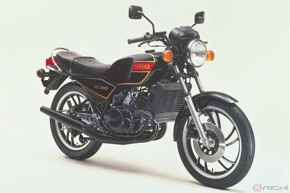 AOSHIMAが完全新金型で1980年型のヤマハ「RZ250」を再現 カラー