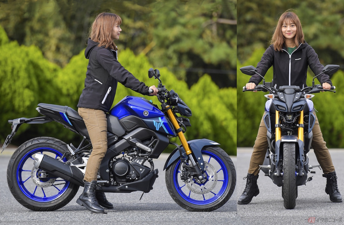 シート高810mmのMT-125の足つき性は、身長166cmの私で両足裏半分が着くくらい