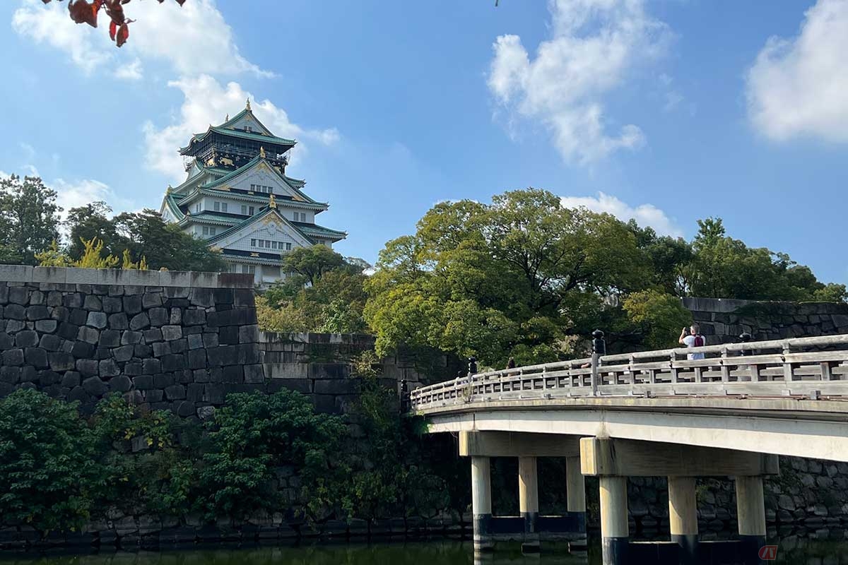 「極楽橋」は「大坂夏の陣」と幕末の戊辰戦争で焼失したが、いずれも架け直されている