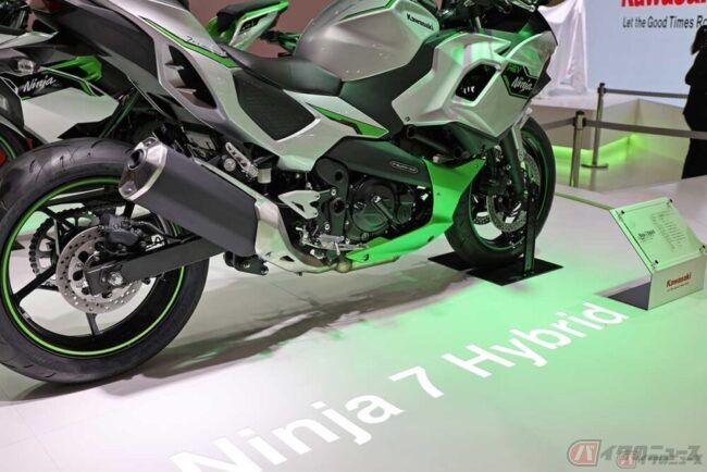 ダンロップの新タイヤ｢SPORTMAX Q5A｣ 日本導入予定のカワサキ