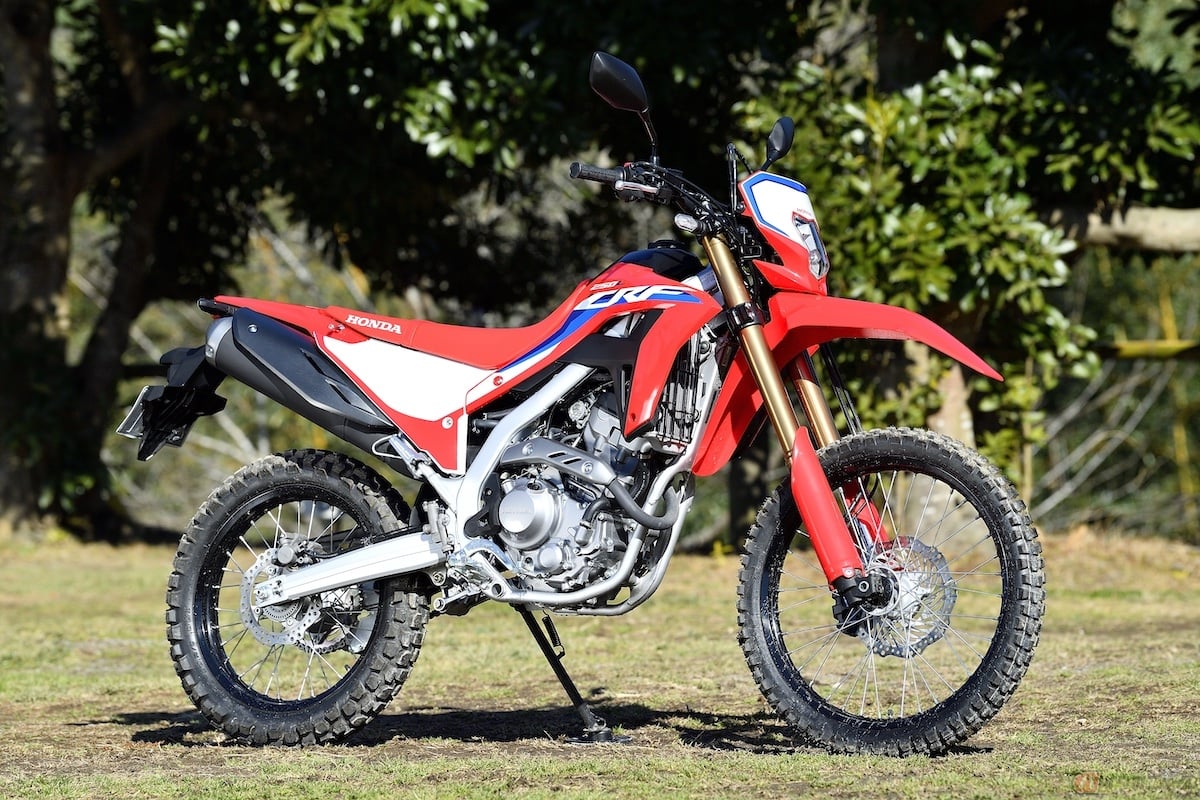 オフロードバイクのホンダ「CRF250L」には、スポークホイールが採用されている
