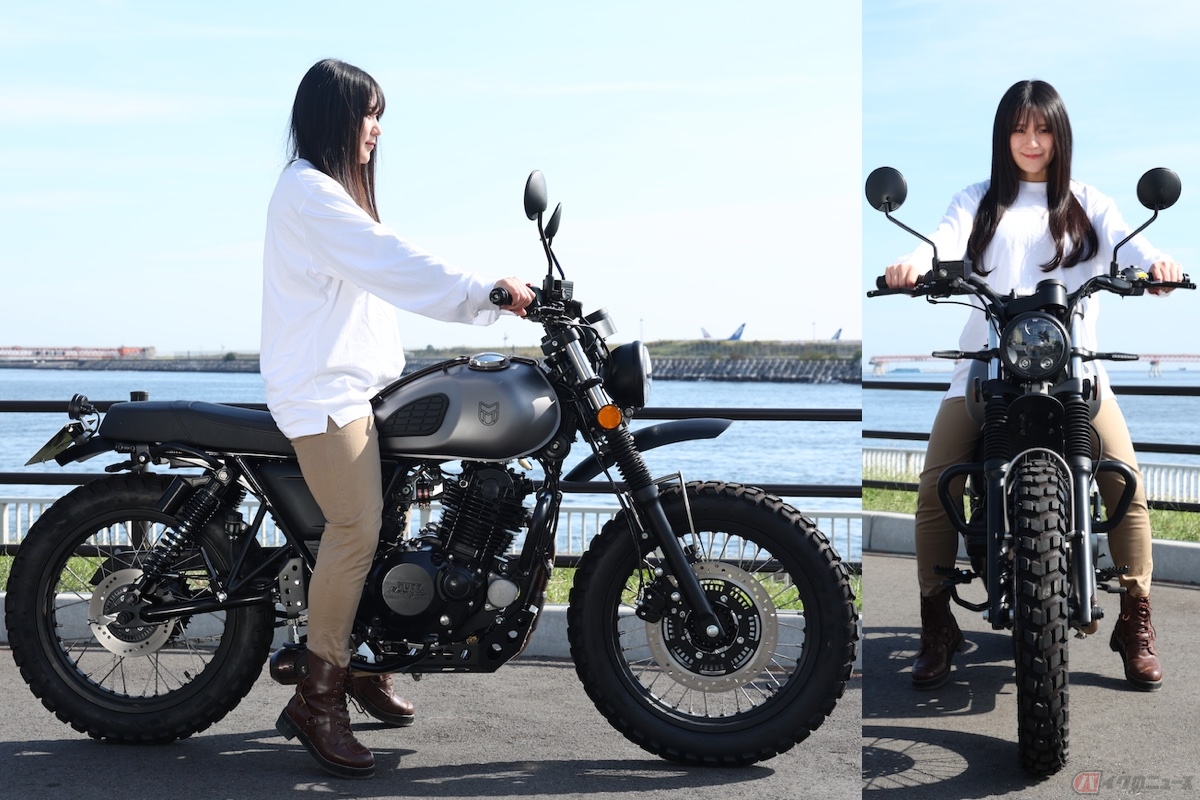 シート高810mmでわたしの身長158cmで両つま先がしっかり着くくらい