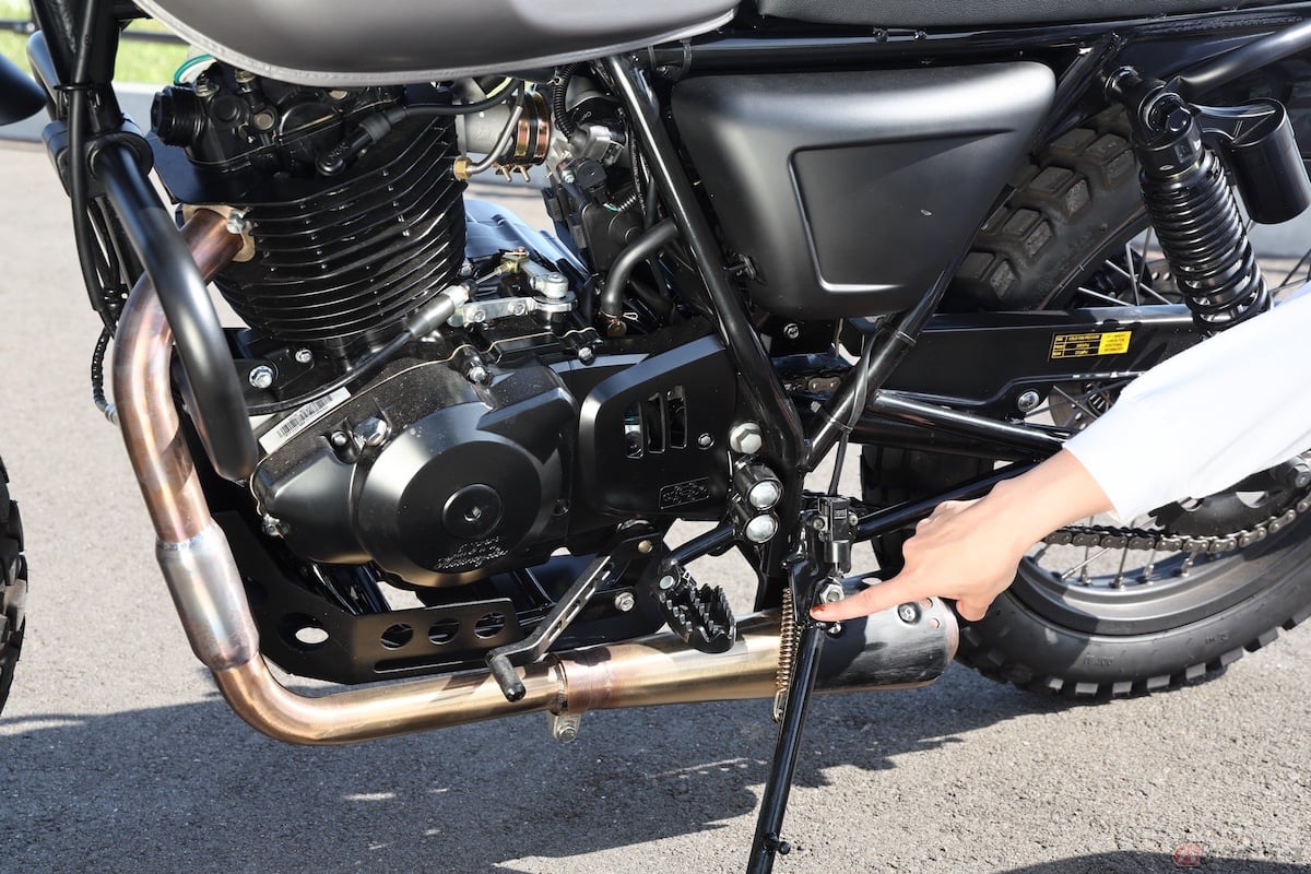 マッシュマン250のマフラーは左出し
