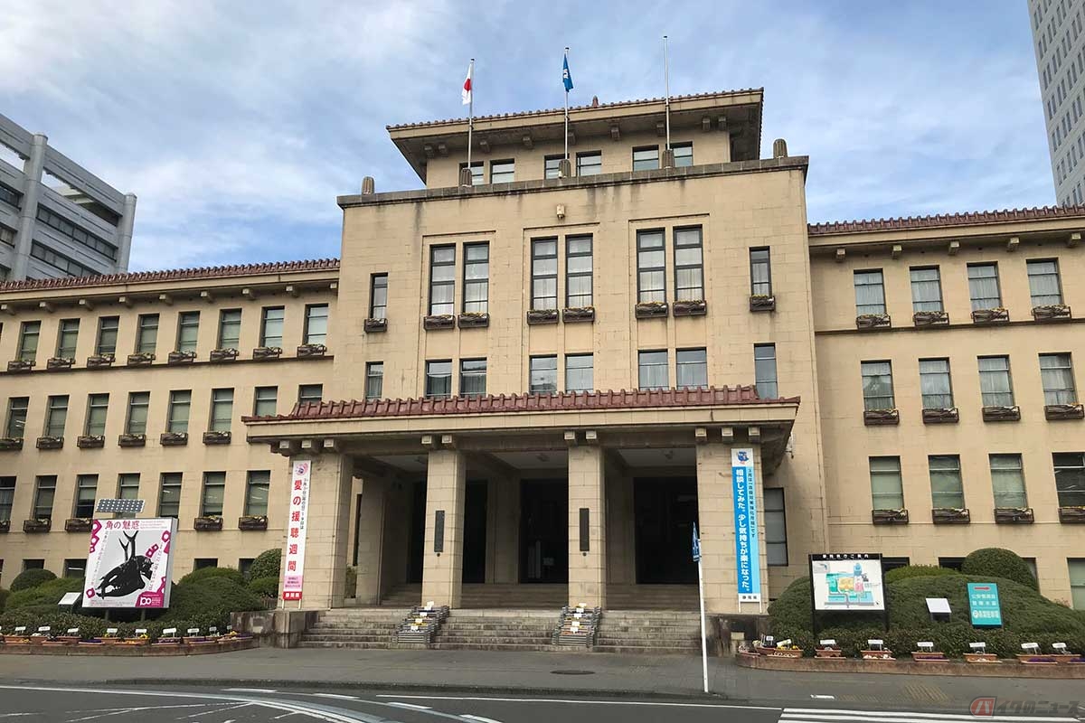 教育委員会の入る静岡県庁（撮影／中島みなみ）