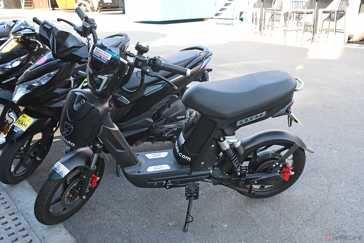 イギリスに拠点を置く「Eskuta」の小型電動スクーター