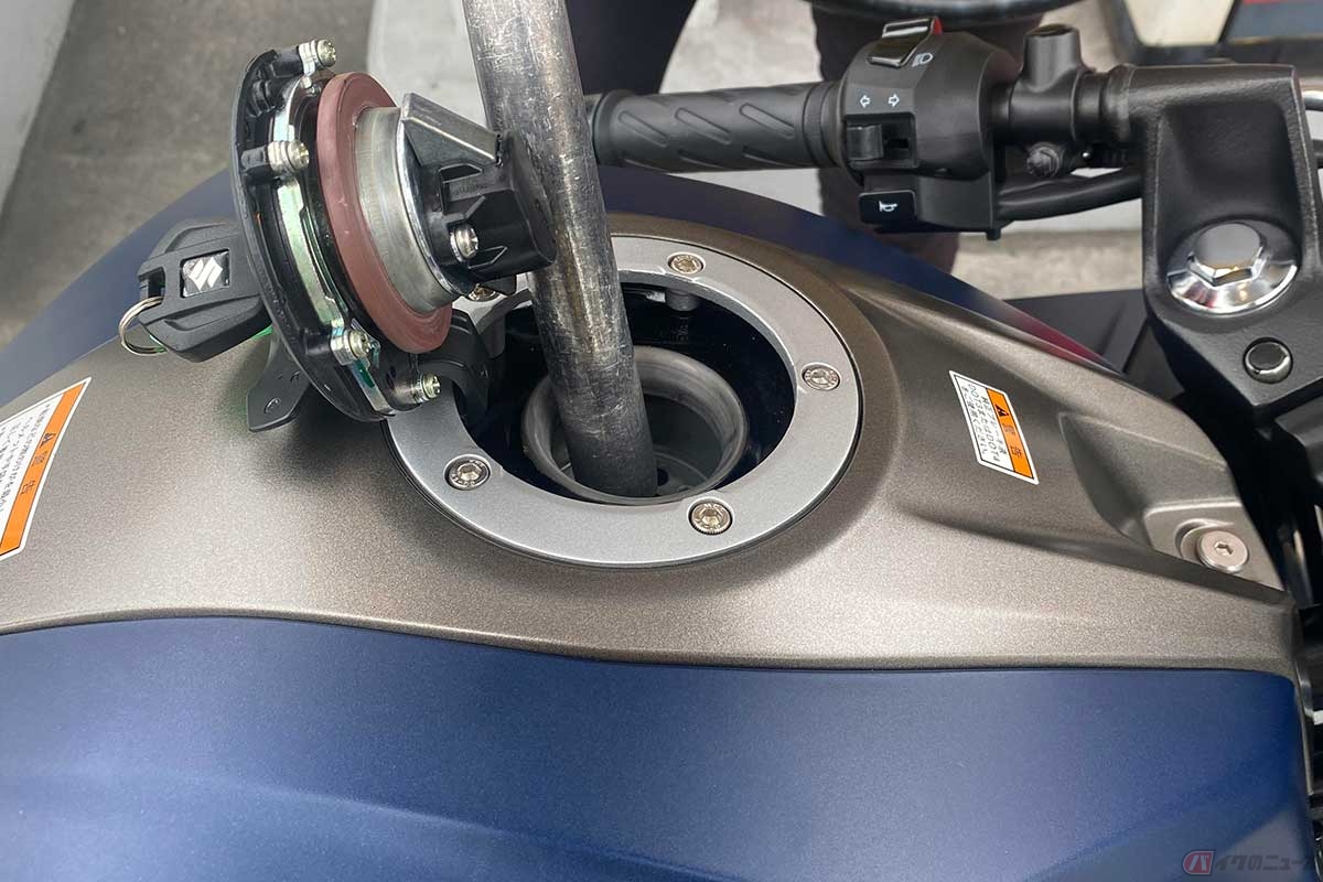 ガソリンの入れ過ぎに注意。満タンは定められたレベルまで