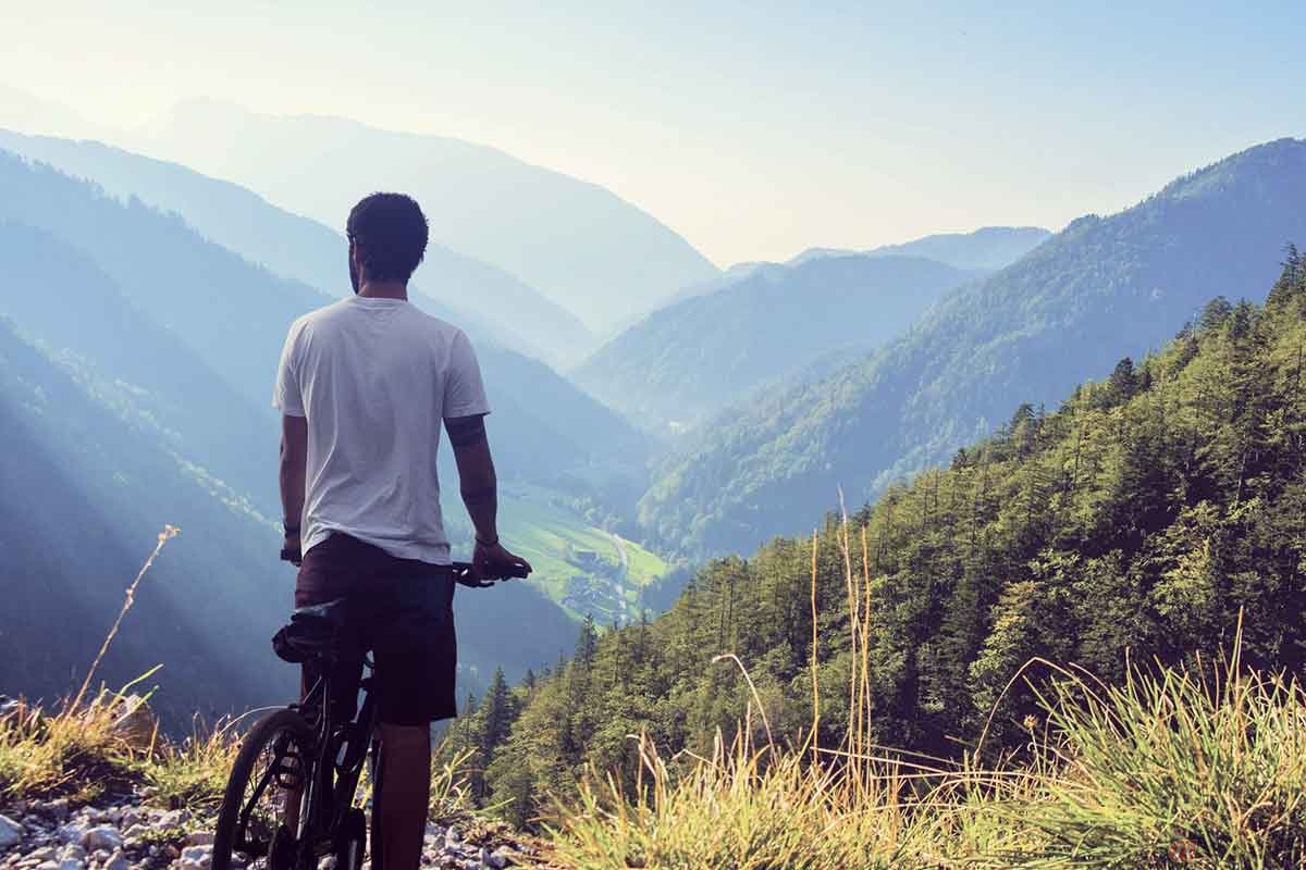 文学史に名を残す偉大な作家たちも、自転車好きだった?