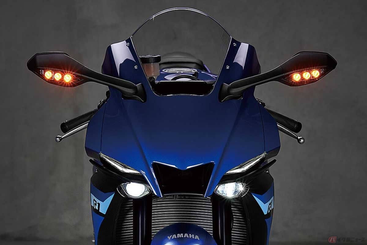 ヤマハ「YZF-R1」のヘッドライト(ハイビーム点灯)