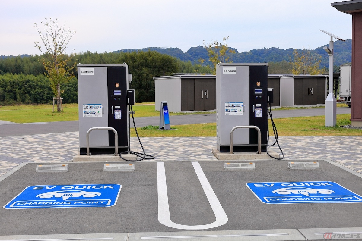 高速道路のサービスエリアに設置されている受電機器