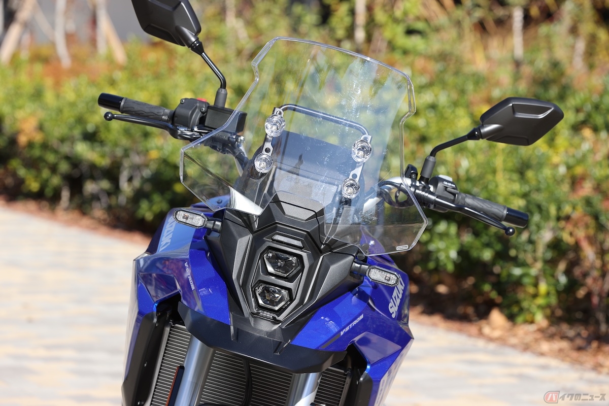 風洞実験によって作り込んだウインドシールドが幅をワイド化している