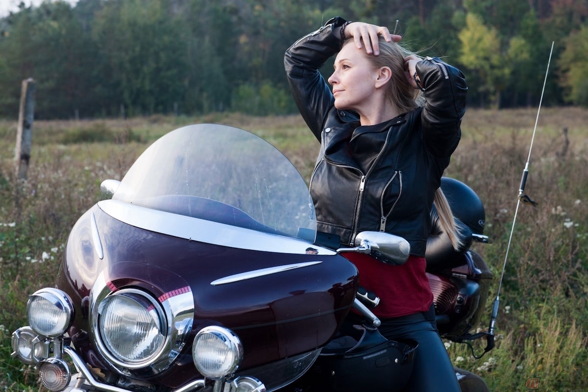 バイクに乗る人の定番ウェアに「革ジャン」がある