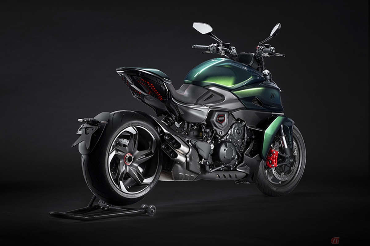 ドゥカティとベントレーのコラボ限定車「Diavel for Bentley」