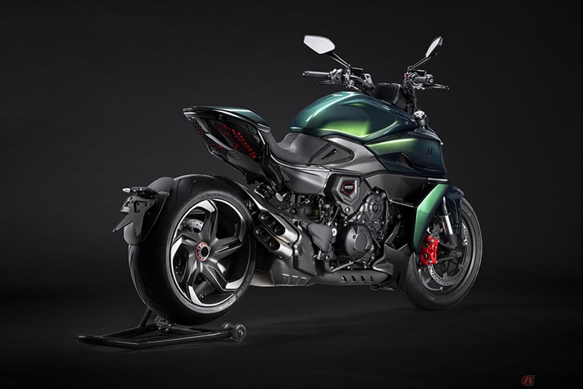 ドゥカティとベントレーのコラボ限定車「Diavel for Bentley」