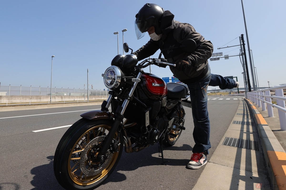 冬場はバイクに乗ろうとする際に静電気が発生しやすい