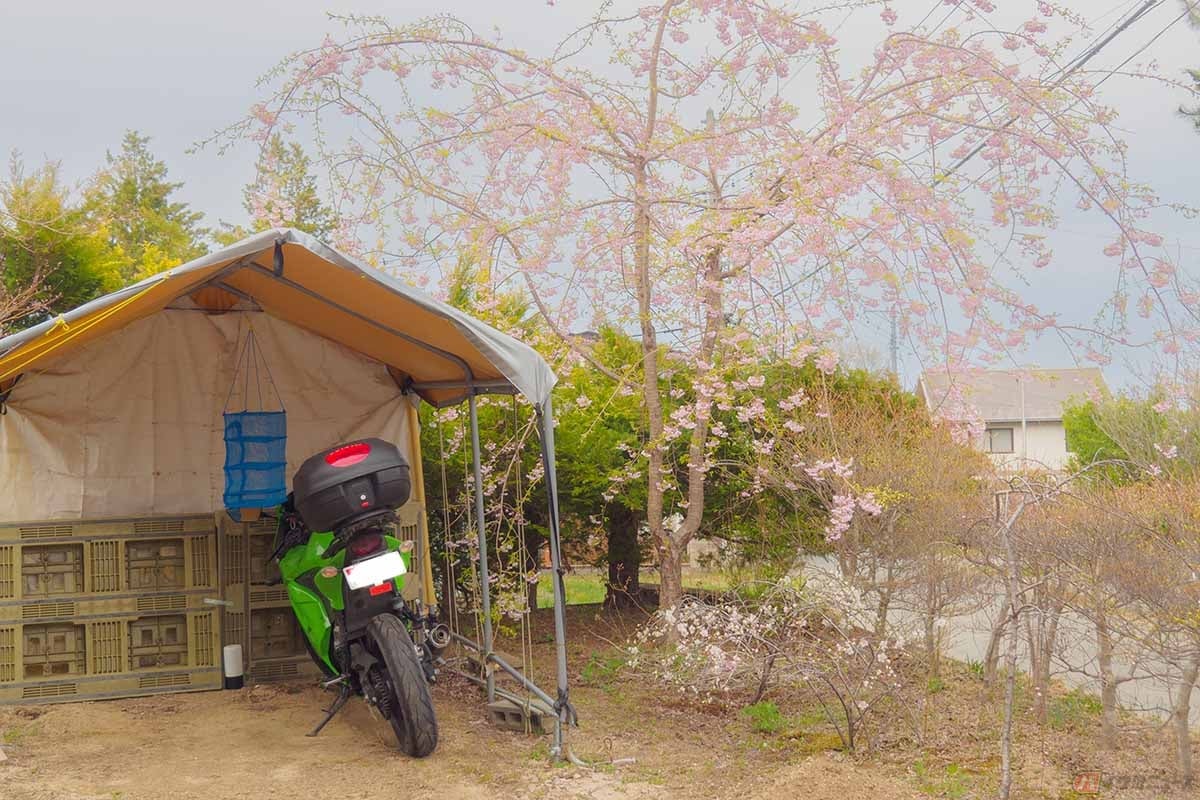 バイクを長期保管する際はガソリンを満タンにしておく