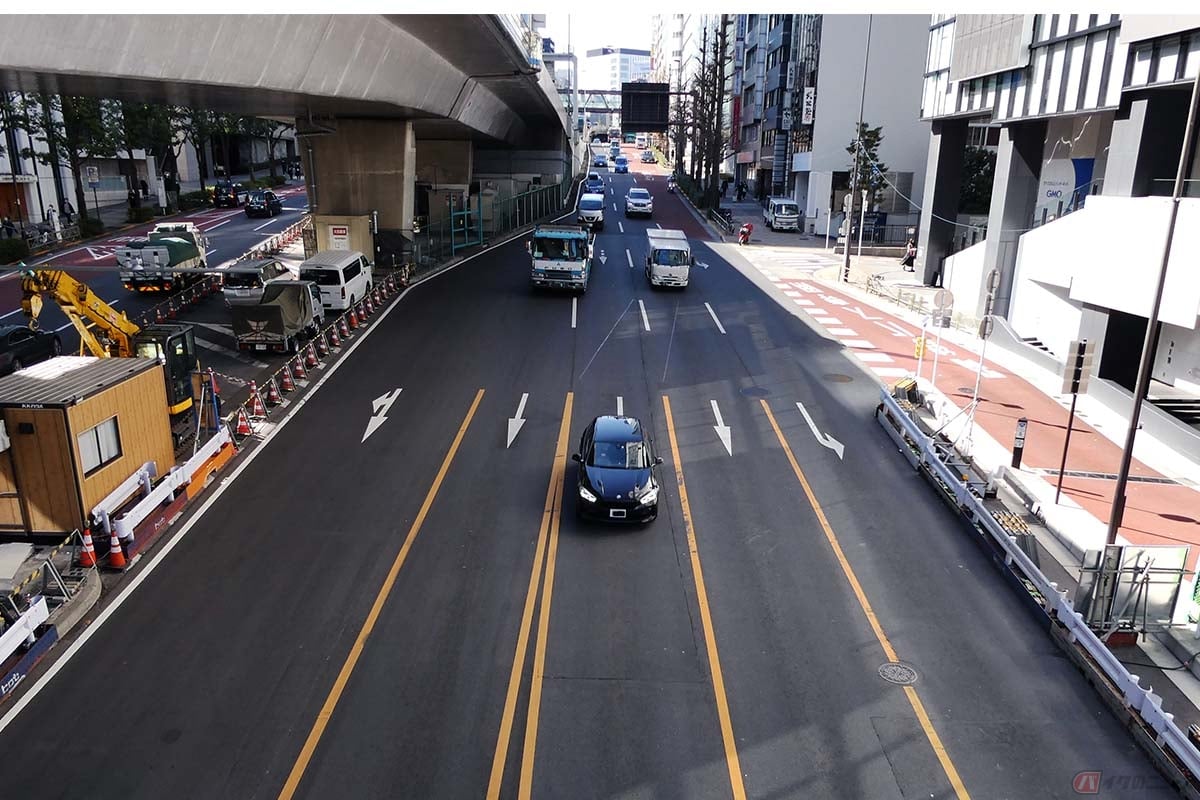 道路上に引かれた車線は大きく分けて3種類ある