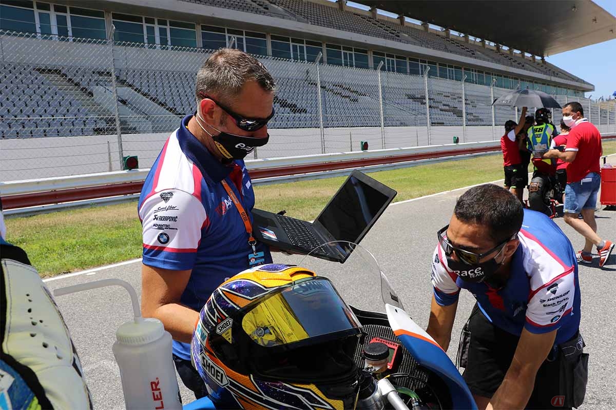 バイクのコンピューターをチューニングするのが「ECUチューニング」