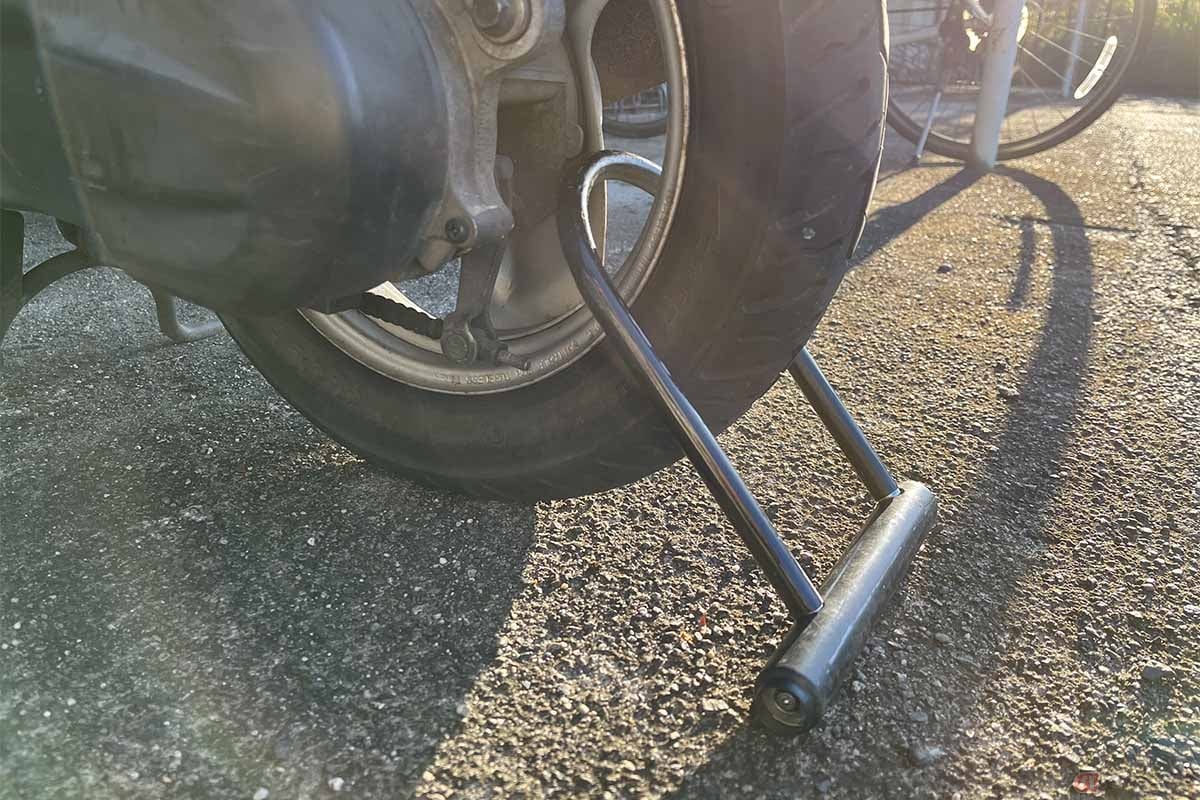 メジャーなバイクの盗難対策のひとつ「U字ロック」