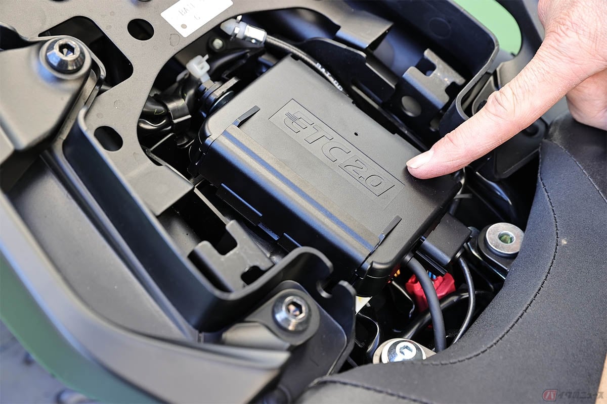 2022年問題は、電波法関連法令の改正により、2022年12月1日以降に一部のETC車載器が使えなくなるというもの