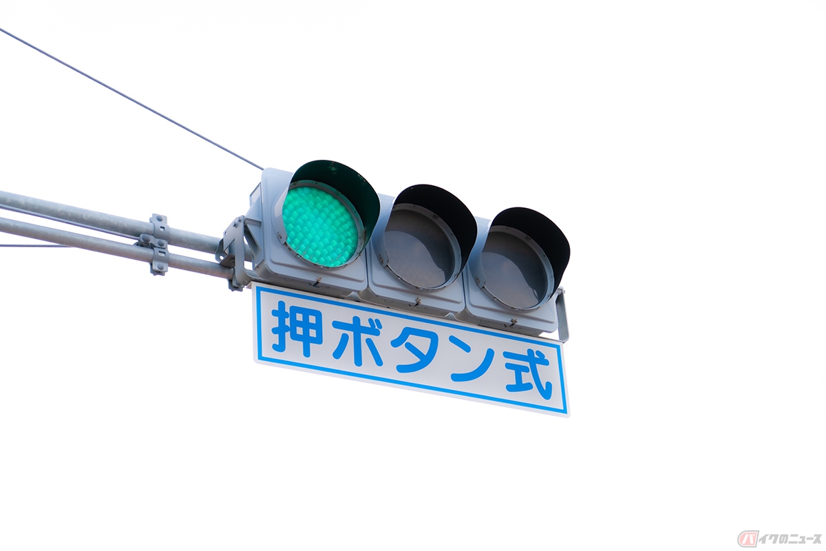 全国に約87万機設置されているLED信号機
