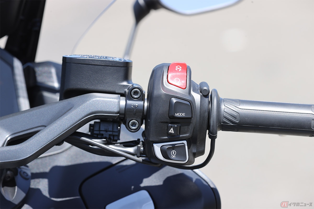 セルモーターを回す際には、一時的に大きな電力が必要になるため、バッテリーが弱っている場合、スタートボタンを押してもセルモーターは動かない