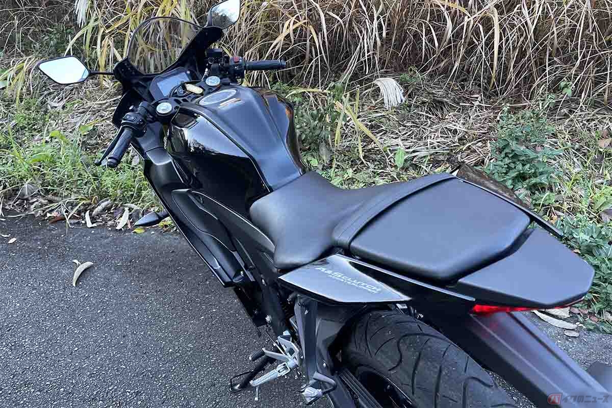 クリステル・チアリさんが試乗したヤマハ「YZF-R125」