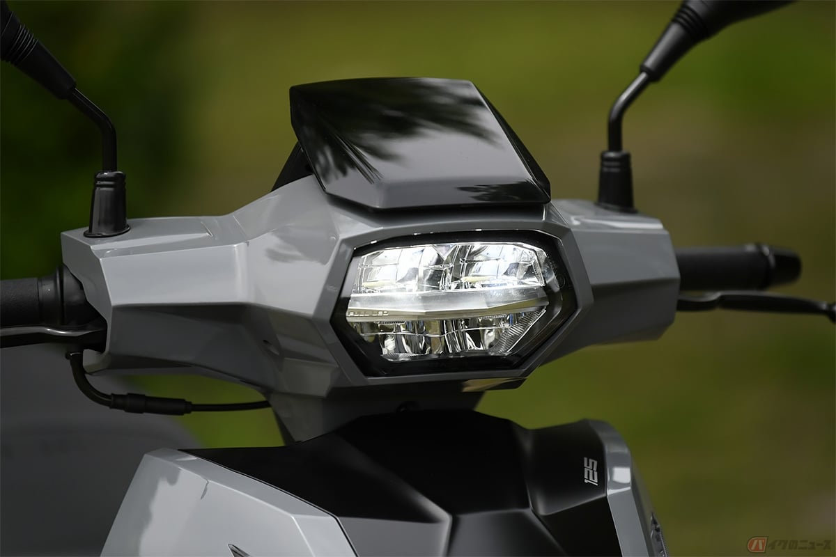 経年劣化もヘッドライトの黄ばみの原因