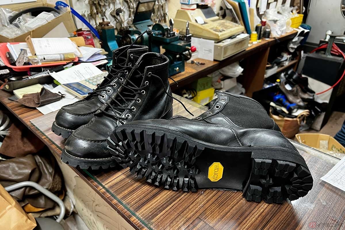 JR「関内駅」から徒歩5分ほどの場所にある、ブーツや靴のリペアショッップ「Custom」では、マニアックな鍵のコピーも行なっている