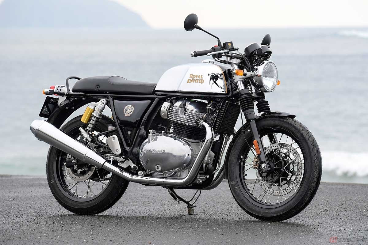 ロイヤルエンフィールド「Continental GT 650」は各所にカフェレーサースタイルへのこだわりが見て取れる。搭載される排気量648ccの空冷並列2気筒SOHC4バルブエンジンも、その形状や磨き込まれたケースカバーなど存在感抜群