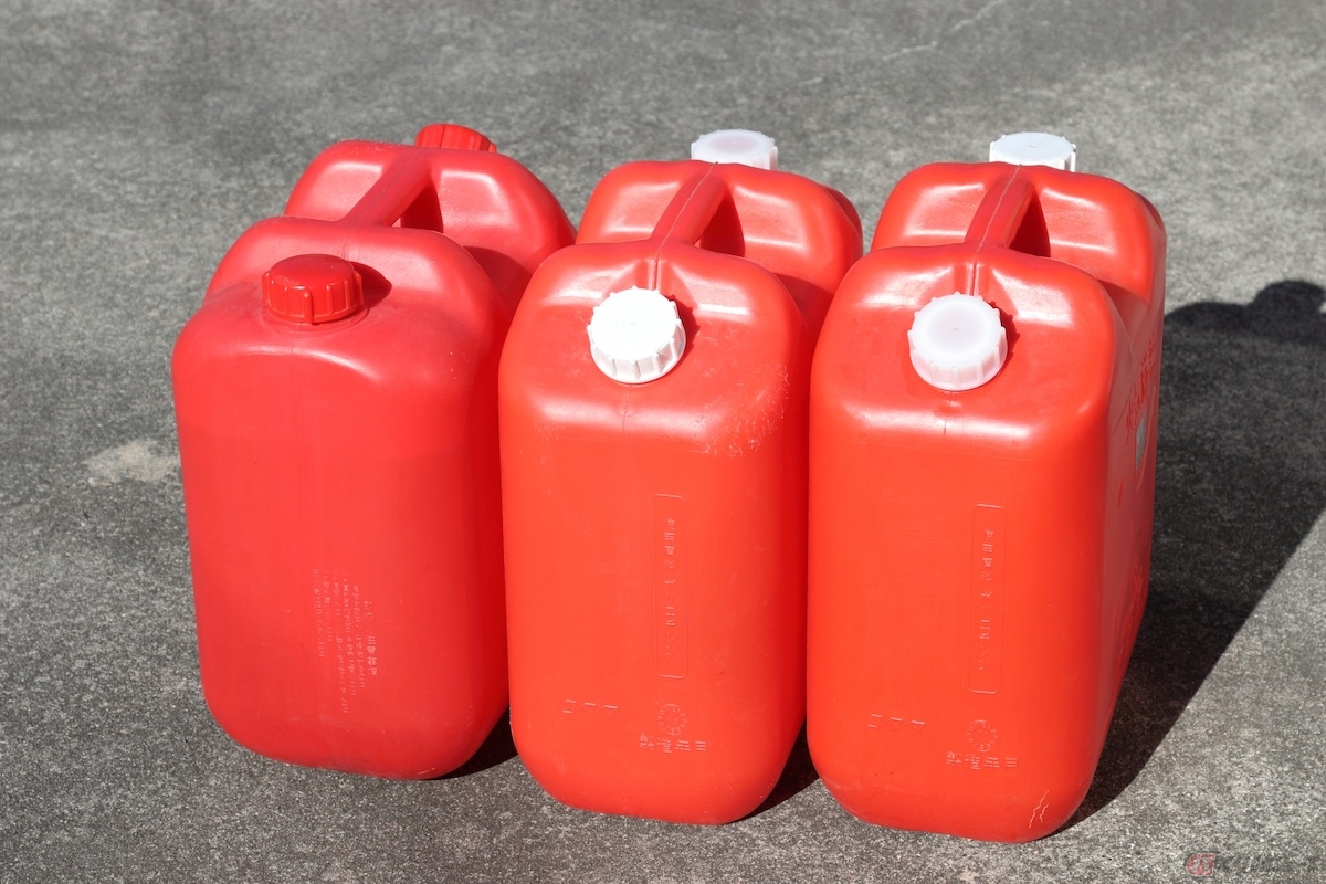 携行缶ではなくポリ容器にガソリンを給油することも禁じられている