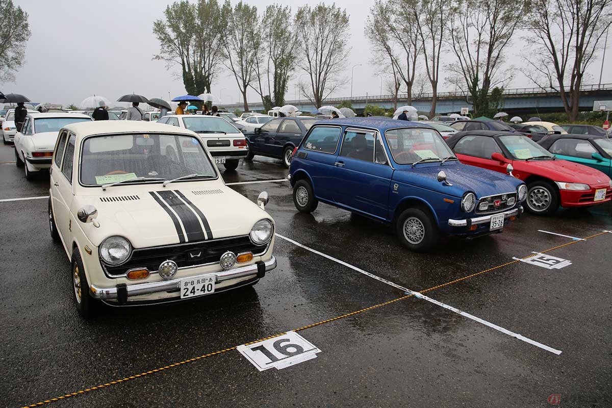 バイクマニアにもたまらないであろう、1971年式のホンダ「N360タウン」（写真／小林ゆき）