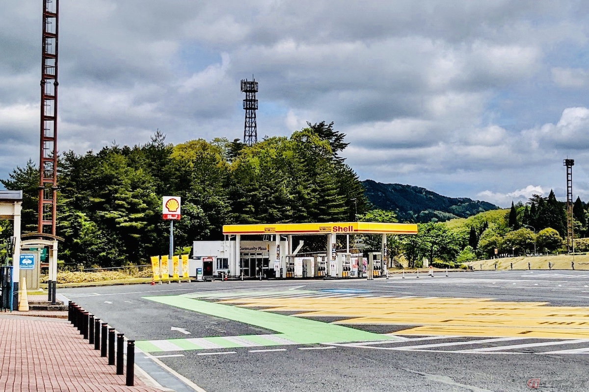 高速道路のサービスエリアは、およそ50km間隔で設置されていますが、必ずガソリンスタンドが併設されているとはかぎらない