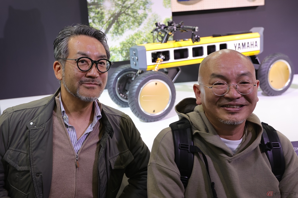 アウトドア関連企業のビブラント株式会社代表の石角直樹さん(右)と一緒に企画のコンセプトメイクを手がけた株式会社カイロギの馬渕忠則さん(左)