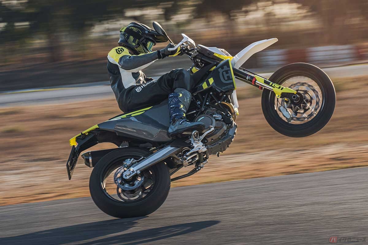 ハスクバーナ・モーターサイクルズ「701 Supermoto」（2024年4月発売）※写真はオプション装着車